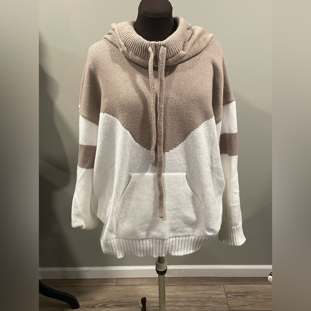 White and Tan Polyester Hoodie Sweater XXL
